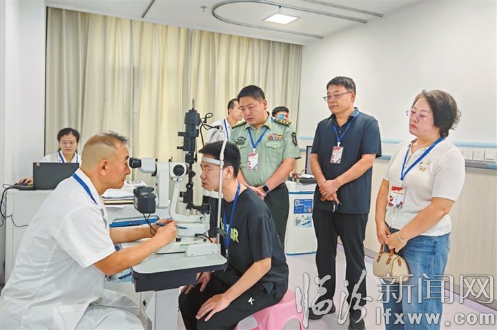 lfrb0815004_005_01_s.jpg 坚定信心加压奋进 紧扣目标稳中求进