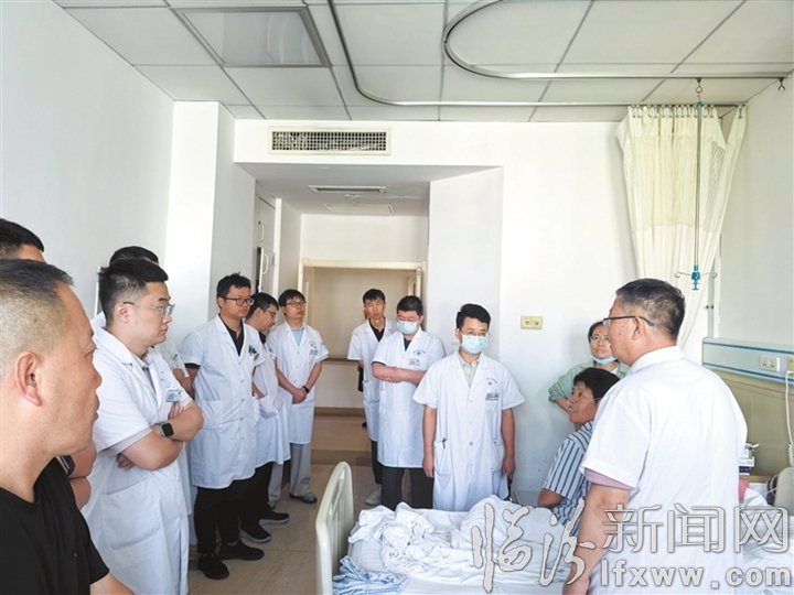 每周一进行科主任查房